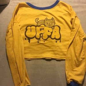 Long sleeve crop top